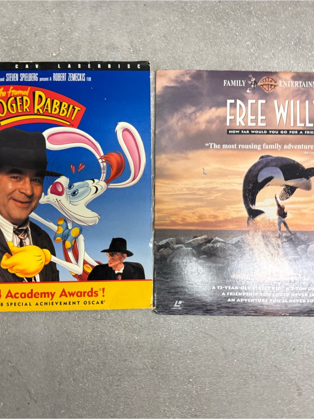 A lot of two laser disk Who Framed Roger Rabbit free Willy  Laserdisc Movies